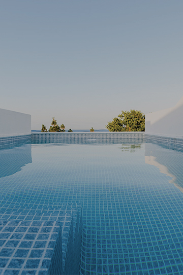 PRIVATE SWIMMING POOL
